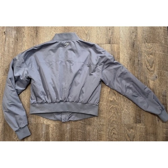 Gymshark‎ Cropped gray Bomber Jacket, size M - Picture 6 of 7